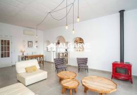 4-bedroom traditional style villa in Loulé with a pool and views over the Algarve coast