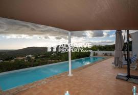 4-bedroom traditional style villa in Loulé with a pool and views over the Algarve coast