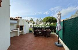 Renovated 3 bedroom villa, in a quiet area close to the beach and marina in Vilamoura, Algarve