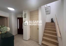 Charming 2+1 bedroom townhouse overlooking the golf course and near the Marina in Vilamoura, Algarve