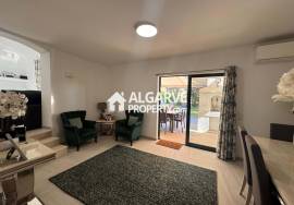 Charming 2+1 bedroom townhouse overlooking the golf course and near the Marina in Vilamoura, Algarve