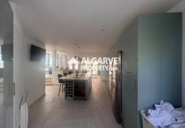 Charming 2+1 bedroom townhouse overlooking the golf course and near the Marina in Vilamoura, Algarve