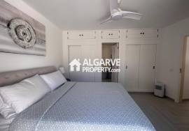 Charming 2+1 bedroom townhouse overlooking the golf course and near the Marina in Vilamoura, Algarve