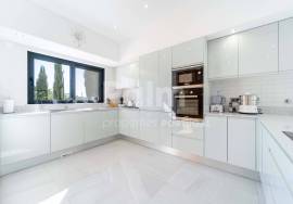 Exceptional 4-Bedroom Villa with Pool & Golf Course Views | Vale da Pinta Golf, Lagoa