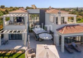 Exceptional 4-Bedroom Villa with Pool & Golf Course Views | Vale da Pinta Golf, Lagoa