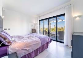Exceptional 4-Bedroom Villa with Pool & Golf Course Views | Vale da Pinta Golf, Lagoa