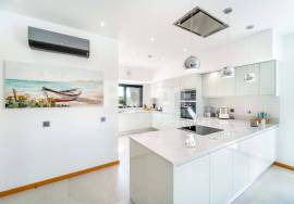Exceptional 4-Bedroom Villa with Pool & Golf Course Views | Vale da Pinta Golf, Lagoa