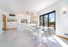 Exceptional 4-Bedroom Villa with Pool & Golf Course Views | Vale da Pinta Golf, Lagoa