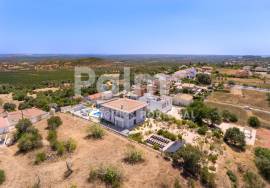 Contemporary 3+1 Bedroom Villa with Heated Pool & Panoramic Views | São Bartolomeu de Messines