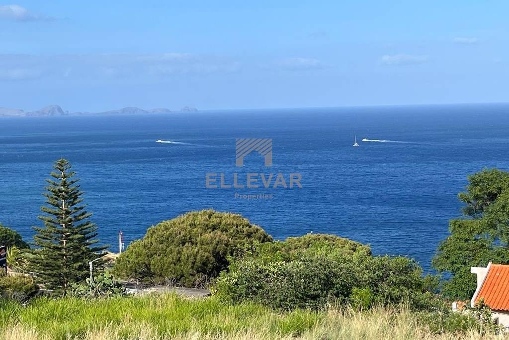 PLOT OF LAND WITH SEA VIEWS IN GAULA