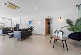 Albufeira – Beachside Apartments with Sea Views, Terraces and Pool