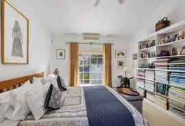 Carvoeiro – 4-bedroom charming villa very private with pool and mature gardens in a big plot