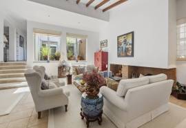 Carvoeiro – 4-bedroom charming villa very private with pool and mature gardens in a big plot