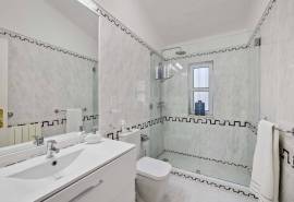 Carvoeiro – 4-bedroom charming villa very private with pool and mature gardens in a big plot
