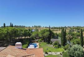 Carvoeiro – 4-bedroom charming villa very private with pool and mature gardens in a big plot