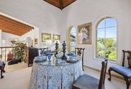 Carvoeiro – 4-bedroom charming villa very private with pool and mature gardens in a big plot
