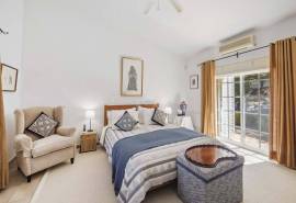 Carvoeiro – 4-bedroom charming villa very private with pool and mature gardens in a big plot
