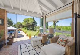 Carvoeiro – 4-bedroom charming villa very private with pool and mature gardens in a big plot