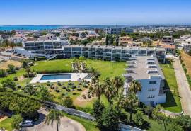 Albufeira – Beachside Apartments with Sea Views, Terraces and Pool