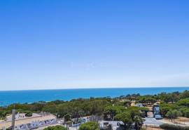 Albufeira – Beachside Apartments with Sea Views, Terraces and Pool