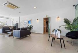 Albufeira – Beachside Apartments with Sea Views, Terraces and Pool