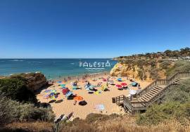 ONLY 130 METRES FROM OURA BEACH, TOP FLOOR ON A DEAD-END STREET
