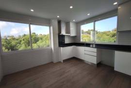 Charming detached house with swimming pool, chill-out area and views in Monte Bello Urbanization