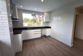 Charming detached house with swimming pool, chill-out area and views in Monte Bello Urbanization