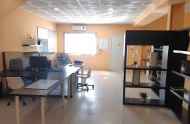 We sell a beautiful warehouse in Crevillente
