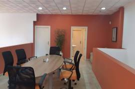 We sell a beautiful warehouse in Crevillente