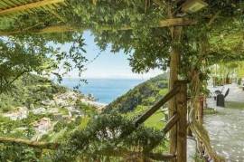Boutique Hotel on the Amalfi Coast in Maiori, Italy