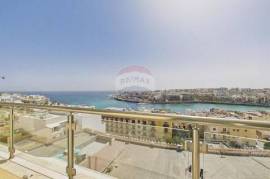 Ta' Monita, Marsascala - Elegant Seaview Penthouse with Terraces & Roof Ownership
