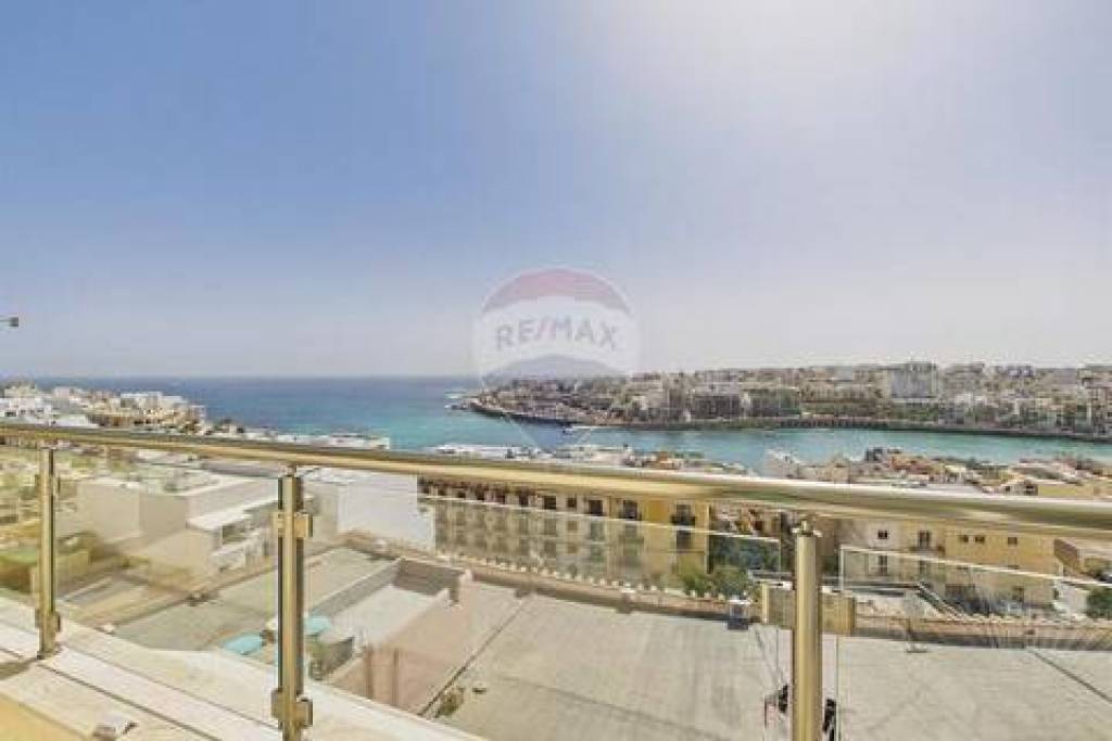 Ta' Monita, Marsascala - Elegant Seaview Penthouse with Terraces & Roof Ownership