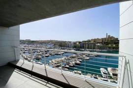 Luxury Apartment with Marina Views