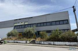 Loja / Estabelecimento Comercial em Constantim e Vale de Nogueiras de 2362,00 m²