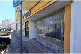 2 Commercial spaces with the possibility of being converted into residential use.