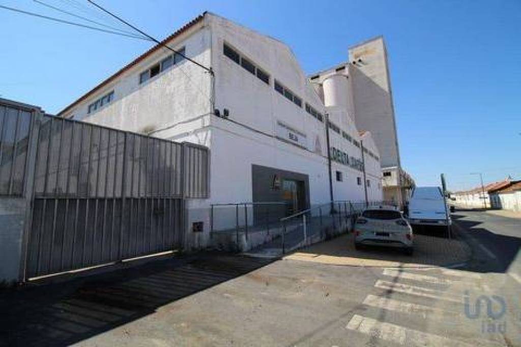 Hangar em Beja (Salvador e Santa Maria da Feira) de 3348,00 m²
