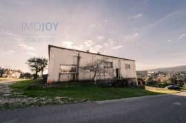 Warehouse for Sale at Marinha da Mendiga in Porto de Mós