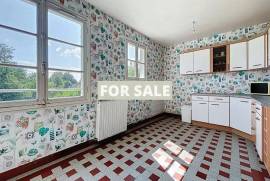 Detached House to Renovate with Garden