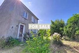 Detached House to Renovate with Garden
