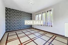 Detached House to Renovate with Garden