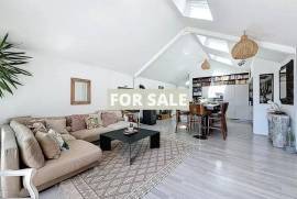 Upmarket House in Coastal Resort