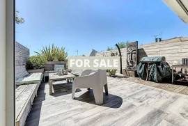 Upmarket House in Coastal Resort