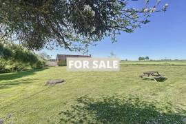 Detached Country House with Outbuilding and Open View