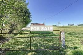Detached Country House with Outbuilding and Open View