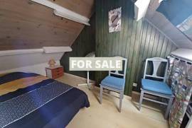 Fishermans Cottage in Coastal Resort Town