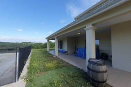 Detached Country House with Swimming Pool and Landscaped Garden