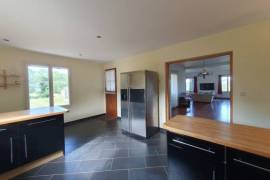 Detached Country House with Swimming Pool and Landscaped Garden