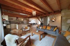 Detached Country House with Pool and Open Views