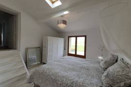 Detached Country House with Pool and Open Views